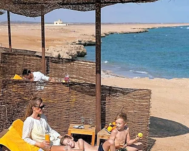 فندق Three Corners Sea